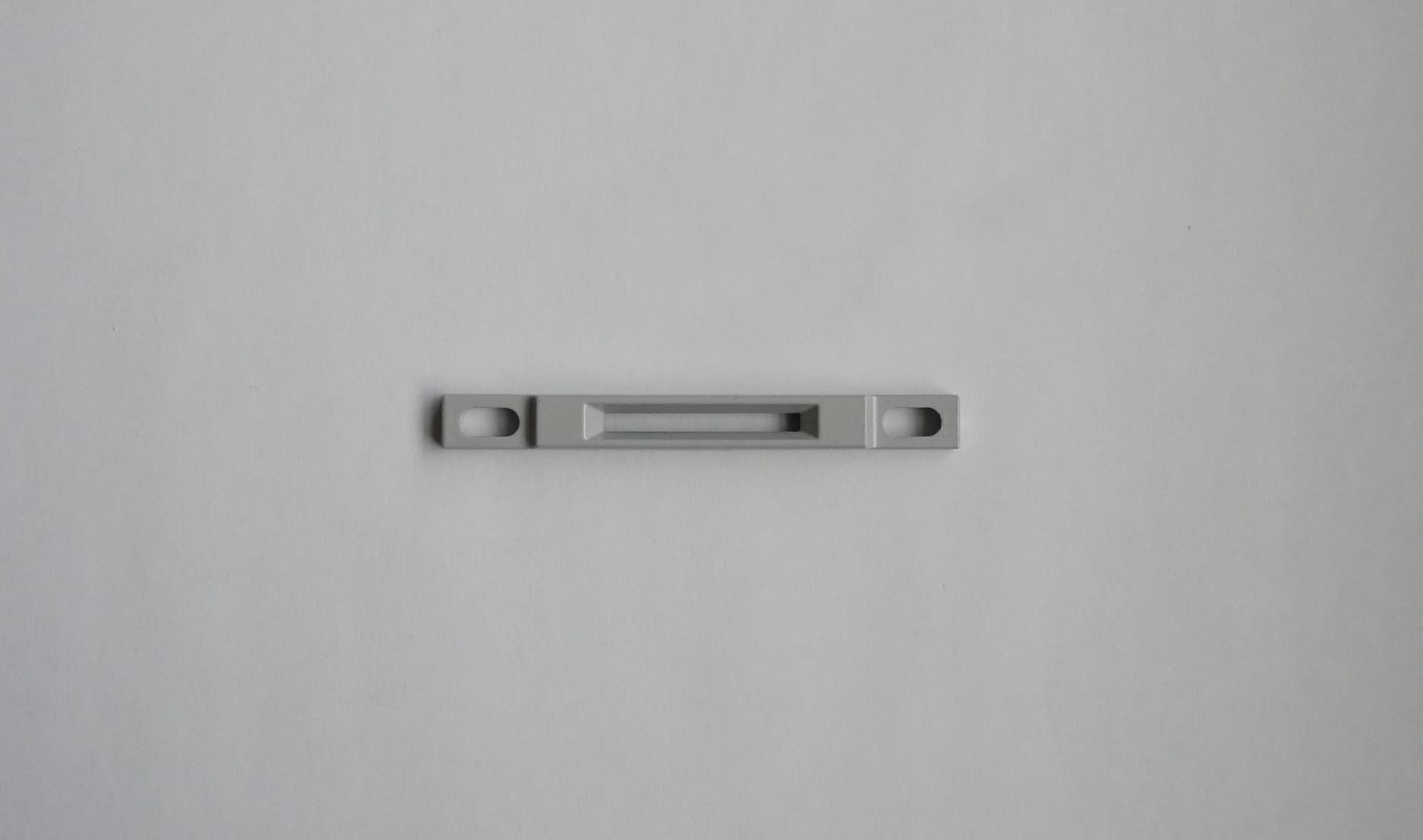 Gâche coulissante aluminium SILENE DS2253-007 – Gris RAL 9006 | La Croisée DS